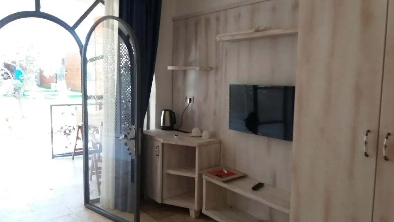 No 111 Boutique Hotel Гёльтюрбюку